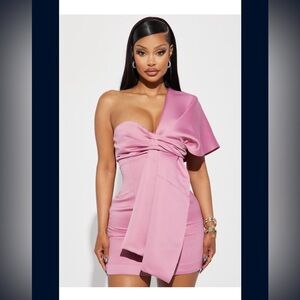 Pink FashionNova Dress 💗